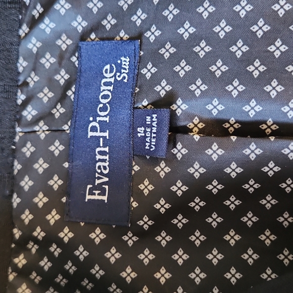 Women's Suit - Picture 1 of 5